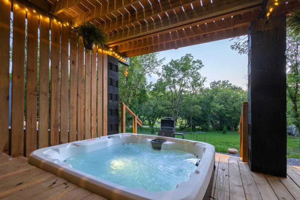 Valhalla Cabins Aframes With Hot Tubs & Sauna Cosby Екстер'єр фото