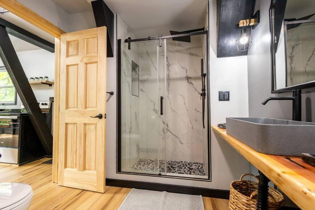 Valhalla Cabins Aframes With Hot Tubs & Sauna Cosby Екстер'єр фото