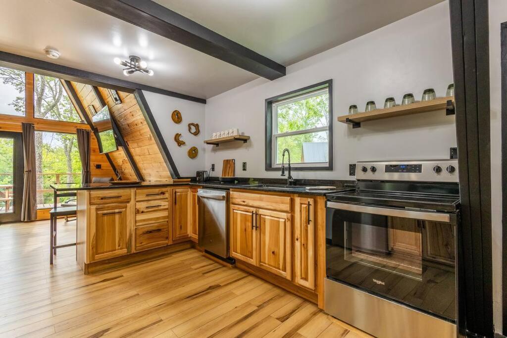 Valhalla Cabins Aframes With Hot Tubs & Sauna Cosby Екстер'єр фото